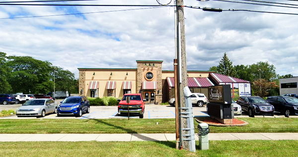 Big Boy Restaurants (Elias Brothers, Elias Bros) - Woodhaven - 22301 Allen Rd (newer photo)